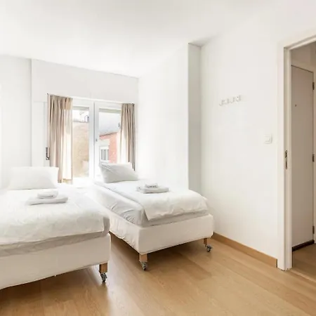 Modern Flat At 250 Meter From The Apartment