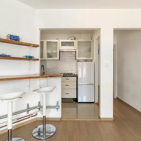 Modern Flat At 250 Meter From The Lägenhet *